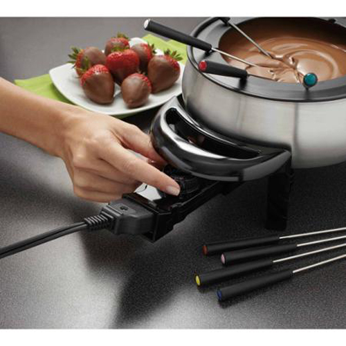 Oster FPSTFN7700 3 Quart Fondue Pot | BrandsMart USA
