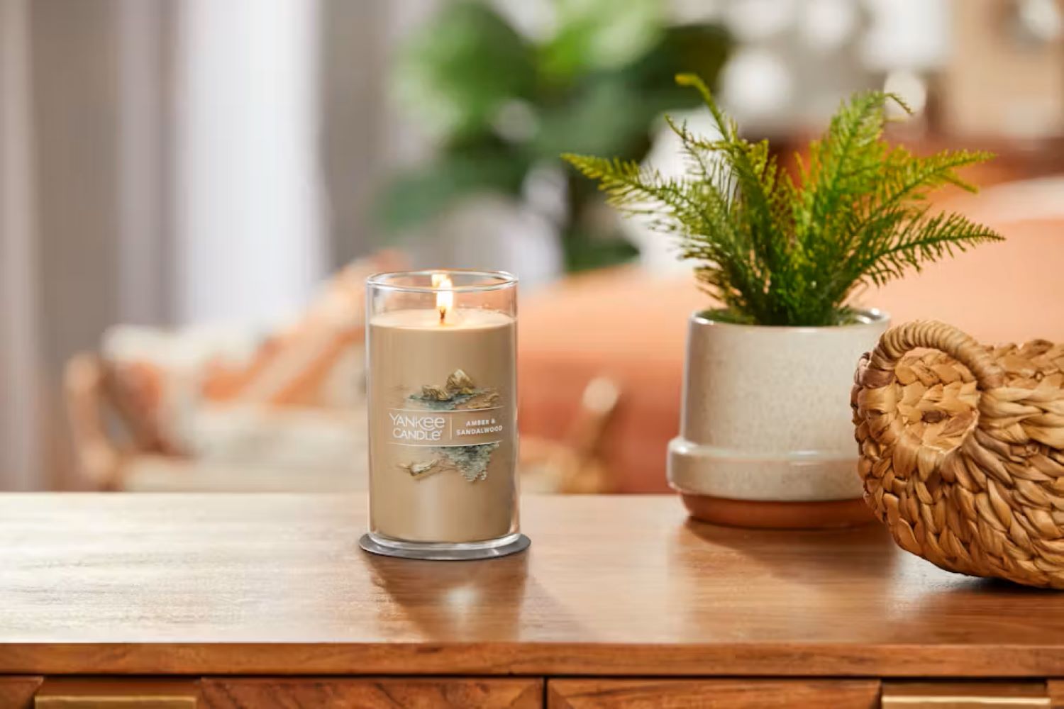 Medium Pillar Candle Amber & Sandalwood