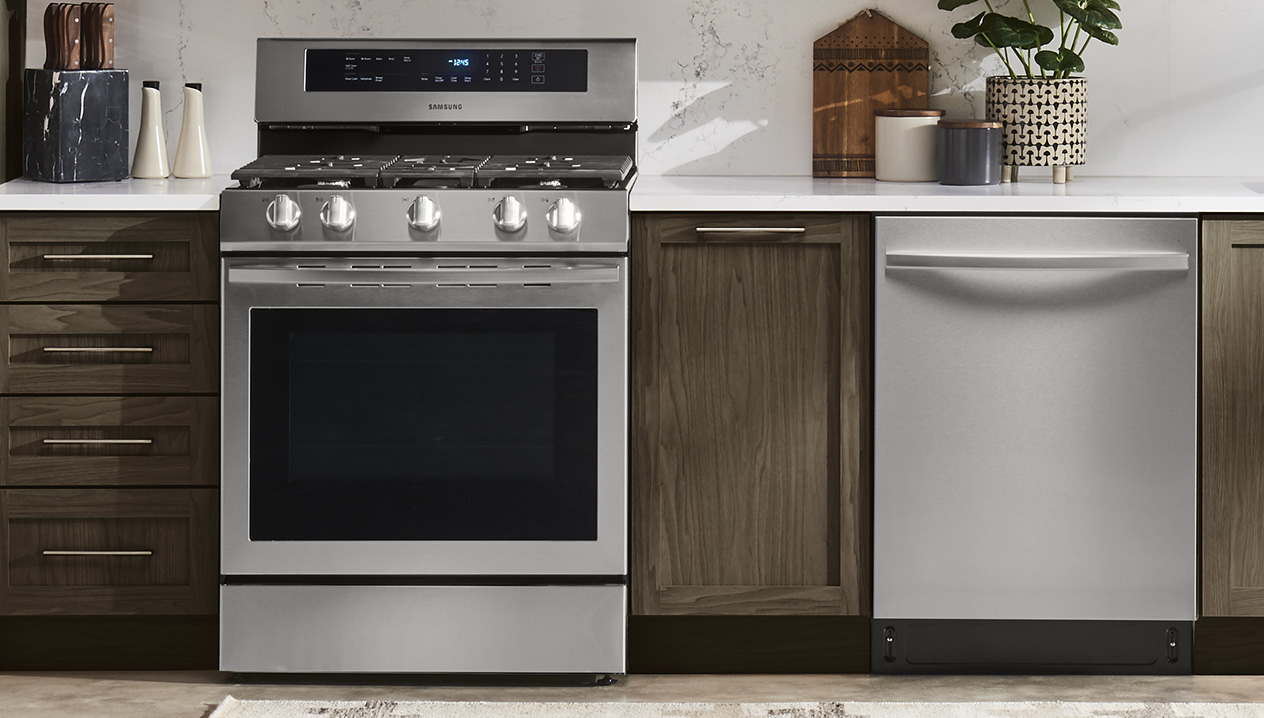 Kitchen Range and Dishwasher Lifestyle