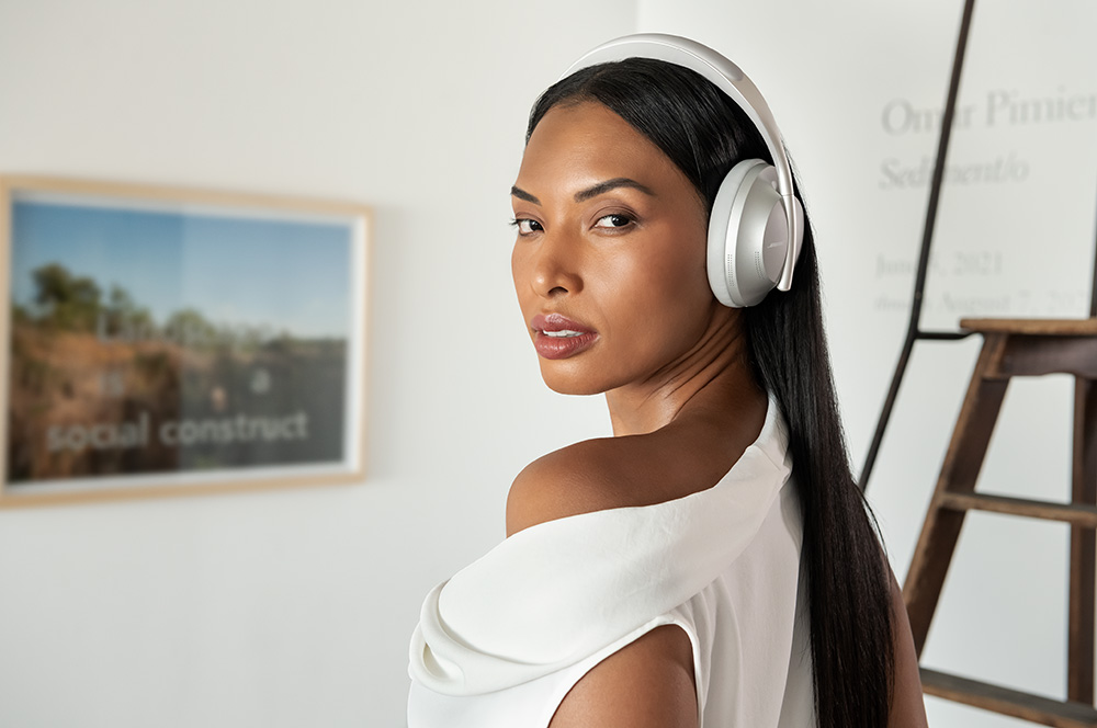 Bose - Noise Cancelling Headphones 700 - Silver