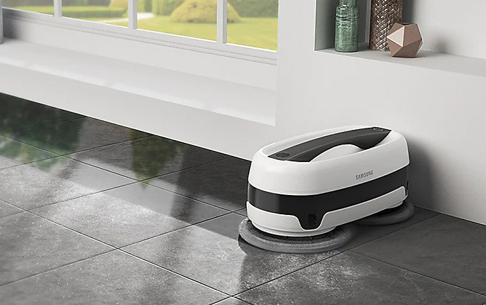 Jetbot Mop uses Superior Edge Coverage to thoroughly clean along edges of your home. Superior Edge Coverage